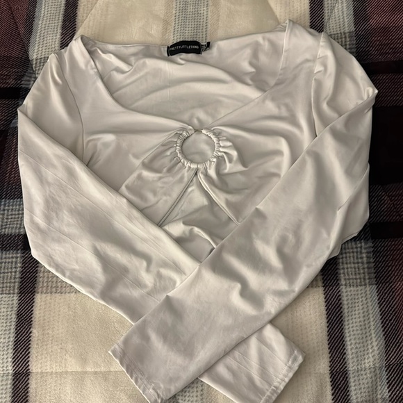 white o-ring going out top 🦴 - Picture 2 of 4